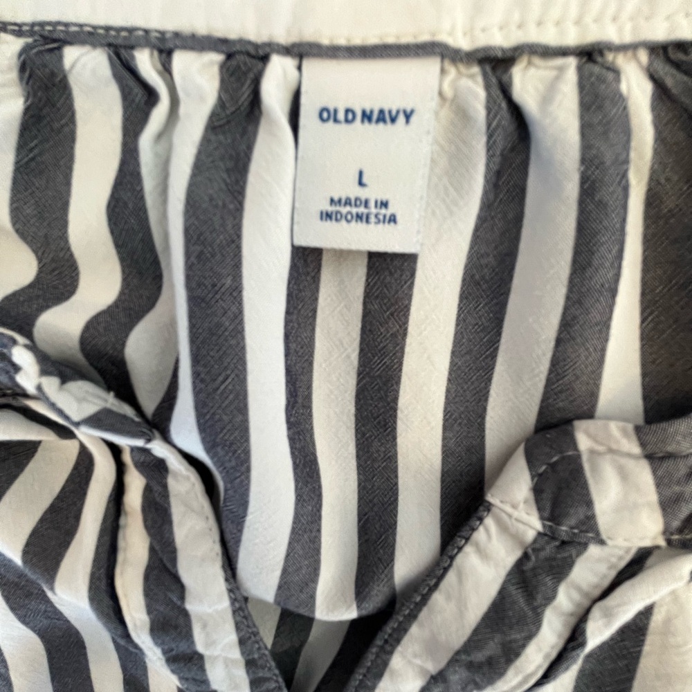 Womens’ Old Navy Striped Blouse Size L - Picture 3 of 4